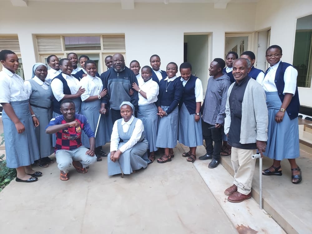 Dimanche,14 Décembre 2025 : Visite Surprise des Oblates à la Maison Quenard : L'Appel à la Charité Concrétisé